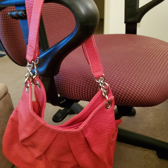 Red nine west shoulder bag - Picture 2 of 3